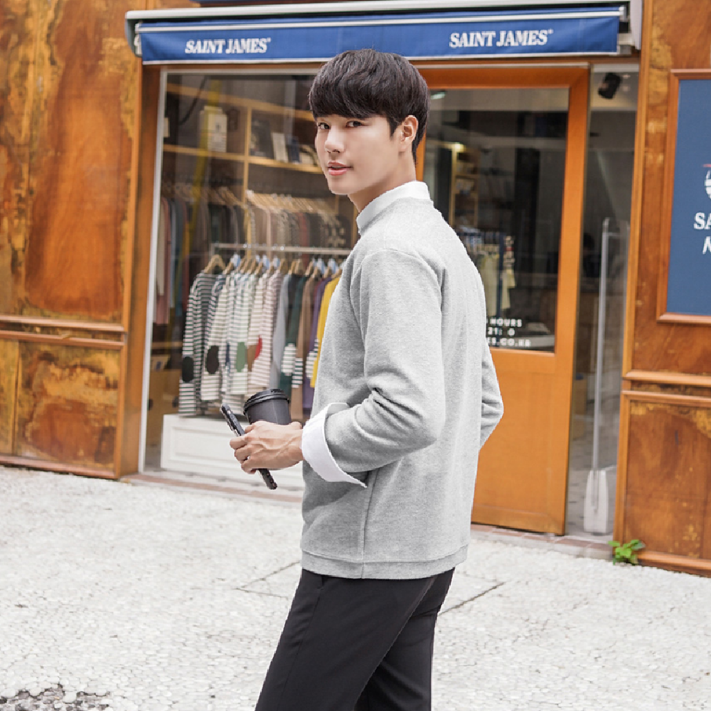 JOGUNSHOP’s Nesty Button PK Crewneck