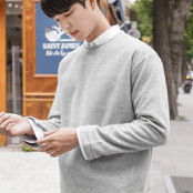 JOGUNSHOP’s Nesty Button PK Crewneck