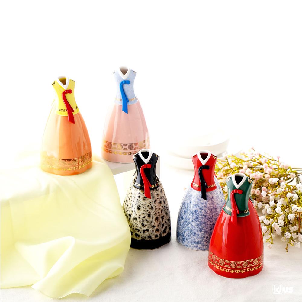 Hanbok shaped Decorative Ceramics Hyangwonjeong